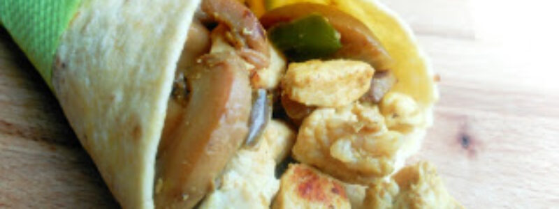 Fajitas integrales de pollo al curry